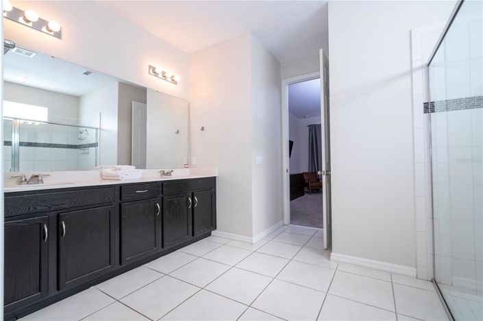 Image No.12-6 Bed House for sale