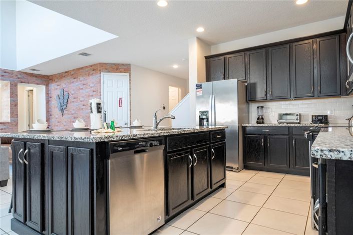 Image No.28-6 Bed House for sale