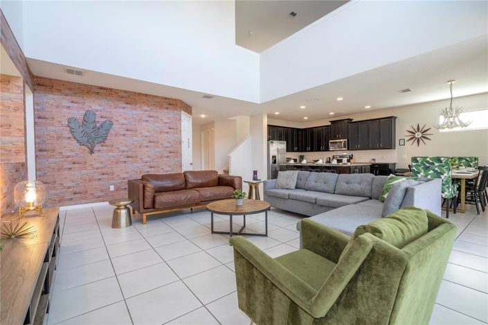 Image No.32-6 Bed House for sale