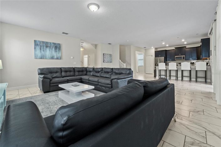 Image No.6-6 Bed House for sale