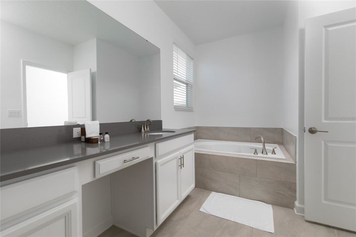 Image No.24-5 Bed Townhouse for sale