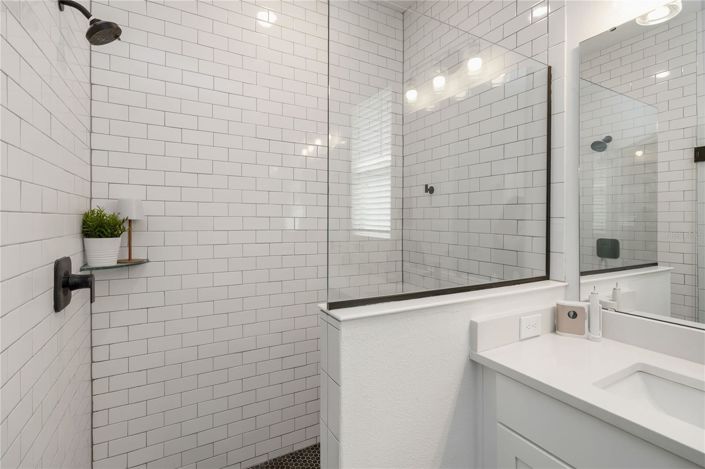 Image No.16-4 Bed House for sale