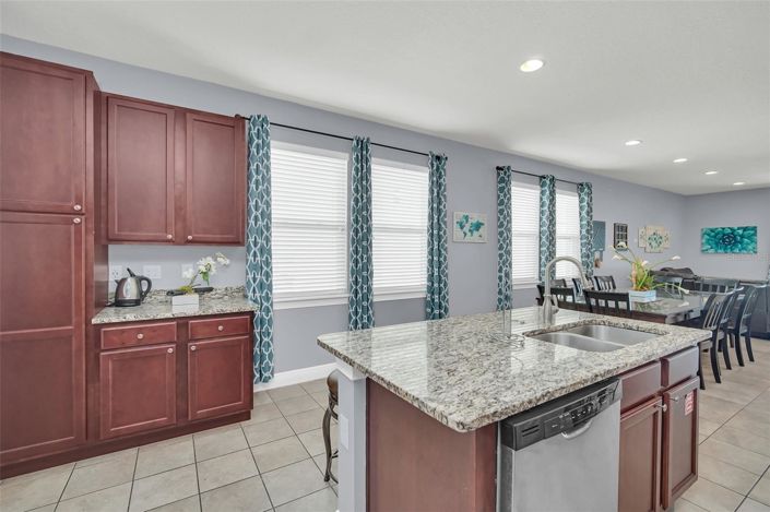 Image No.18-8 Bed House for sale