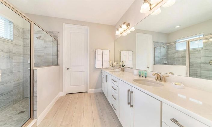 Image No.14-5 Bed House for sale