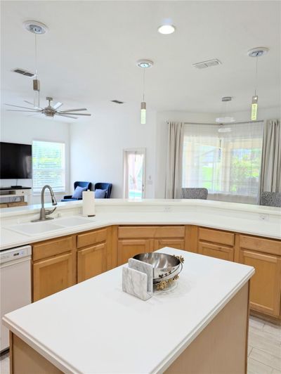 Image No.23-4 Bed House for sale