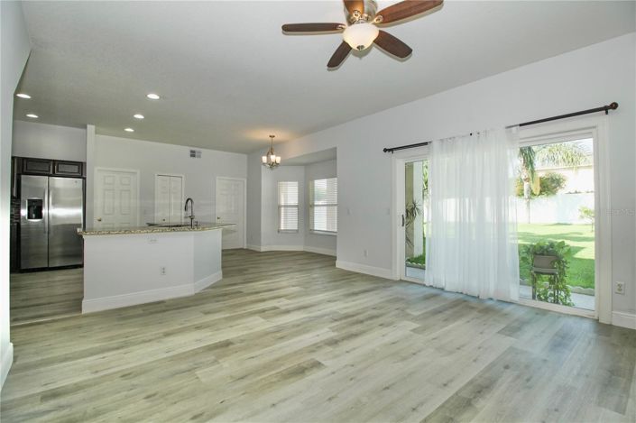 Image No.12-5 Bed House for sale