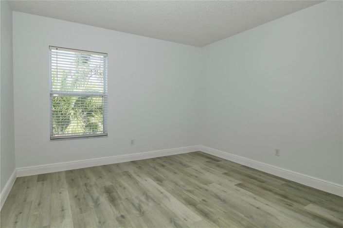 Image No.24-5 Bed House for sale