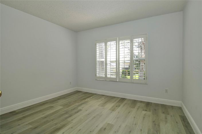 Image No.25-5 Bed House for sale