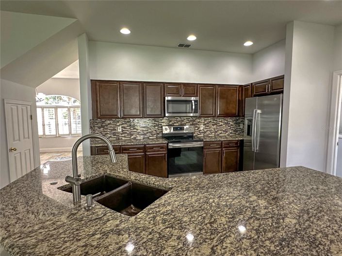 Image No.3-5 Bed House for sale