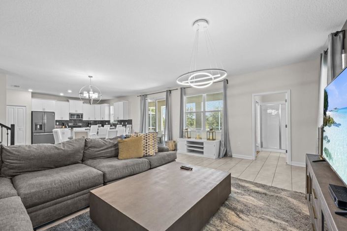 Image No.11-6 Bed House for sale