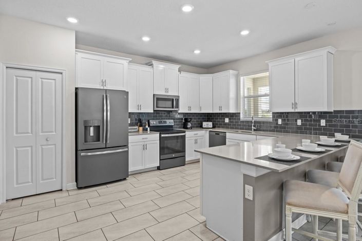 Image No.4-6 Bed House for sale