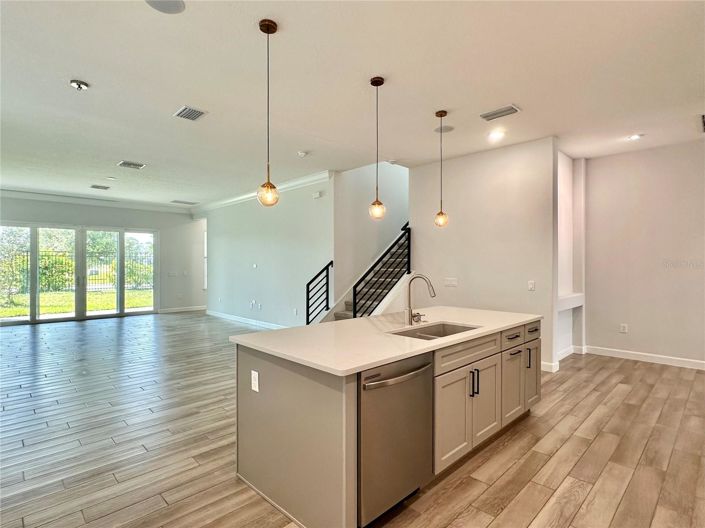 Image No.8-4 Bed House for sale