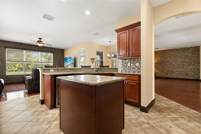 Image No.10-6 Bed House for sale