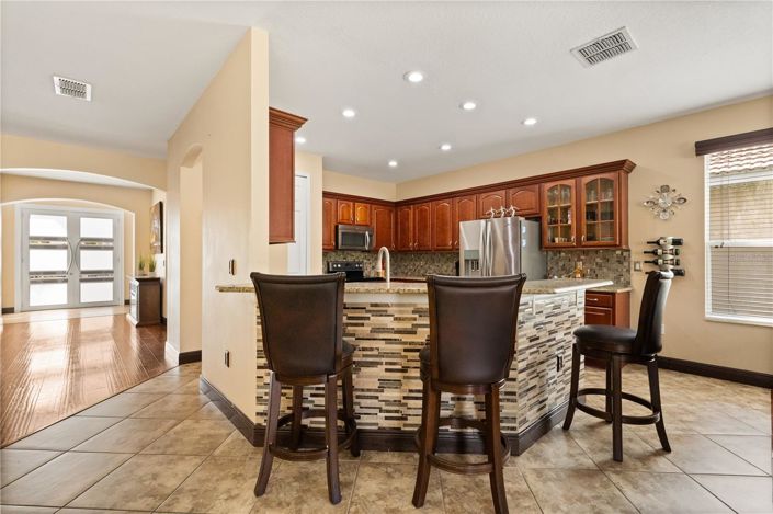 Image No.11-6 Bed House for sale