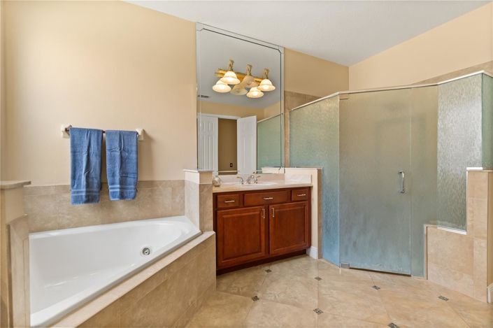 Image No.16-6 Bed House for sale