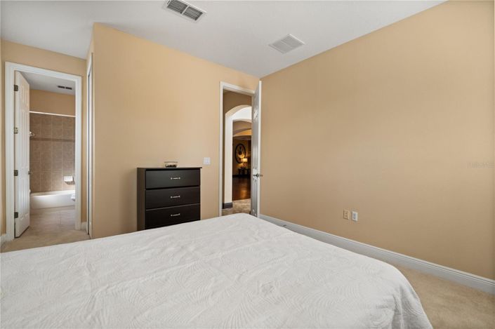 Image No.19-6 Bed House for sale