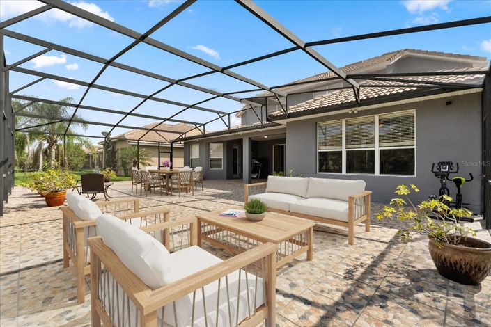 Image No.32-6 Bed House for sale