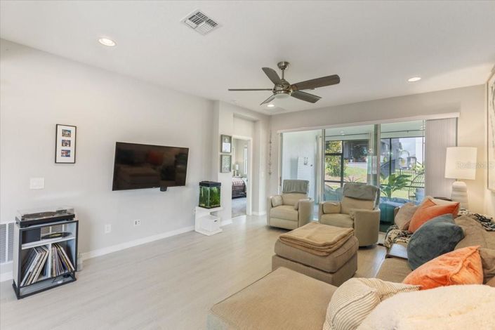 Image No.17-4 Bed House for sale