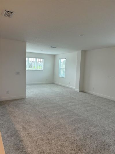 Image No.8-5 Bed House for sale