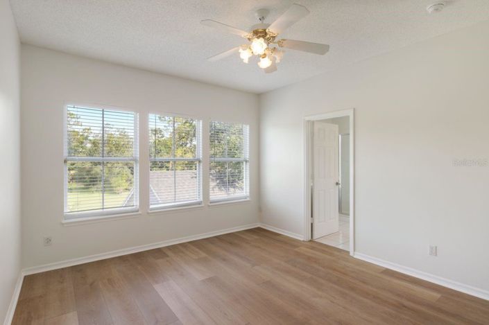 Image No.8-3 Bed House for sale