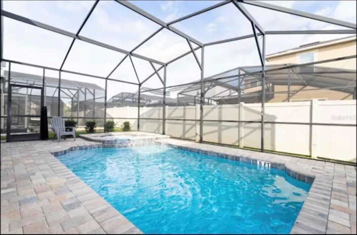 Image No.17-5 Bed House for sale