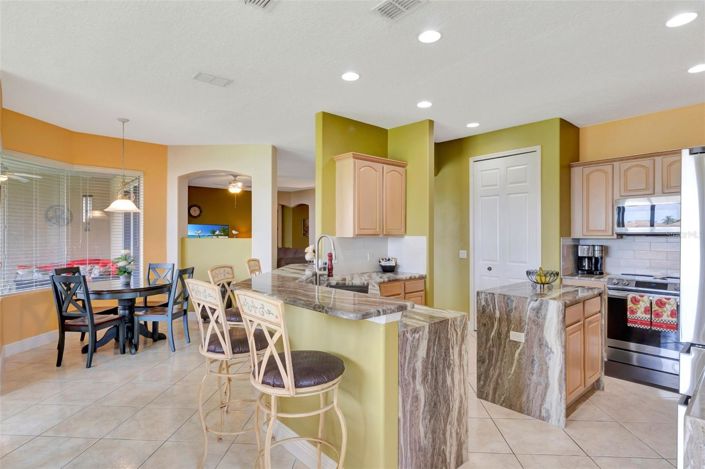 Image No.17-4 Bed House for sale