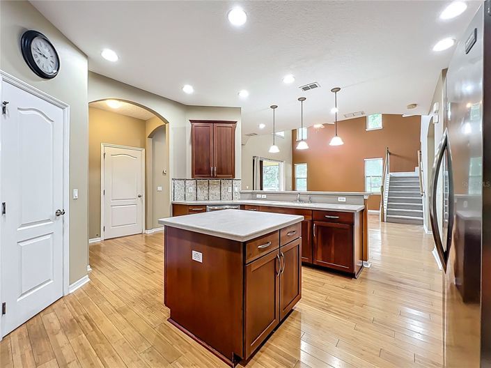 Image No.20-4 Bed House for sale