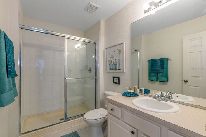 Image No.17-6 Bed House for sale