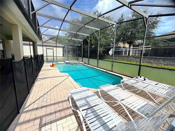 Image No.30-6 Bed House for sale