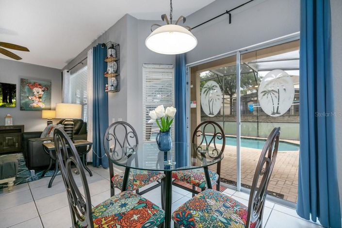 Image No.8-6 Bed House for sale