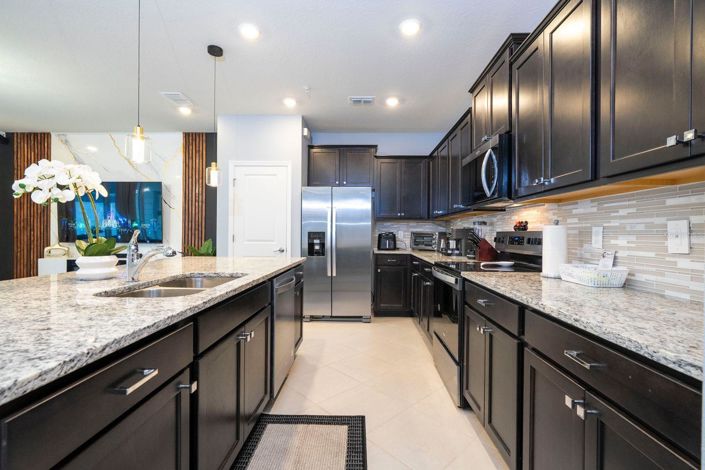 Image No.13-5 Bed Townhouse for sale