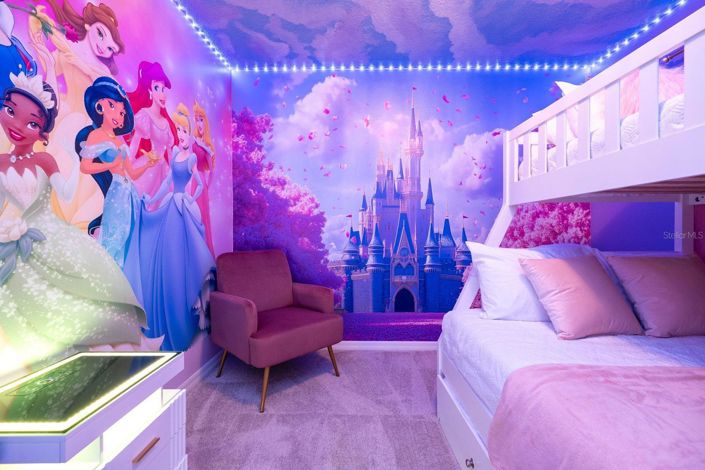 Image No.25-5 Bed Townhouse for sale