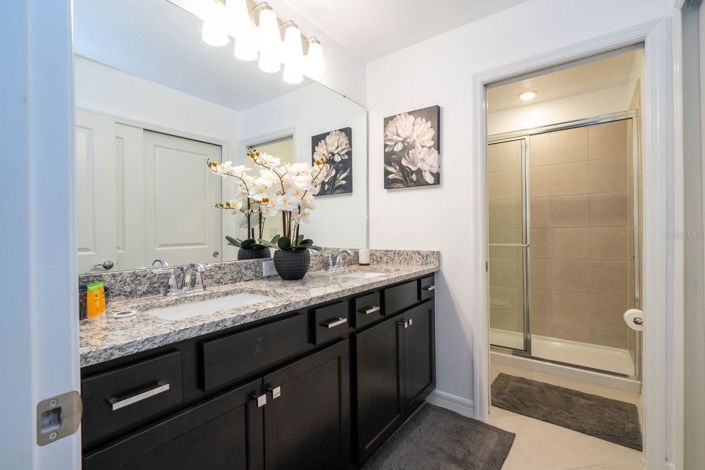 Image No.35-5 Bed Townhouse for sale