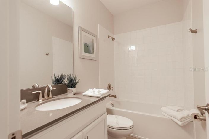 Image No.20-6 Bed House for sale