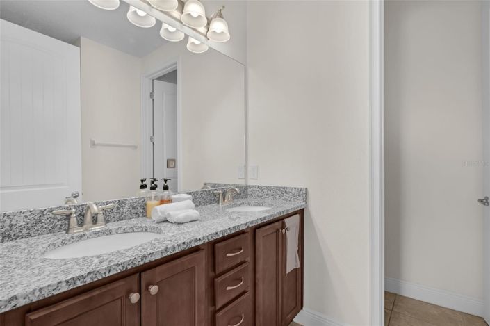 Image No.17-8 Bed House for sale