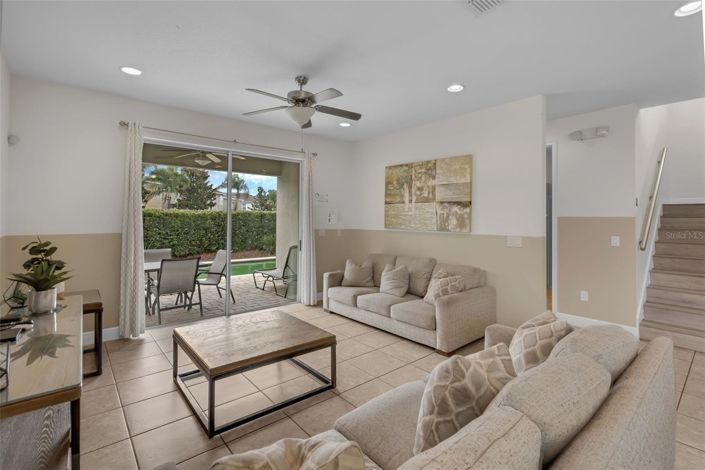 Image No.8-8 Bed House for sale