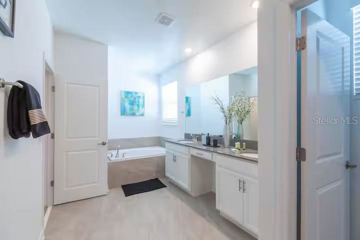 Image No.54-5 Bed House for sale