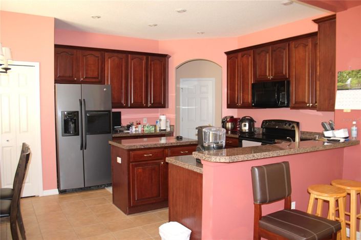 Image No.11-5 Bed House for sale