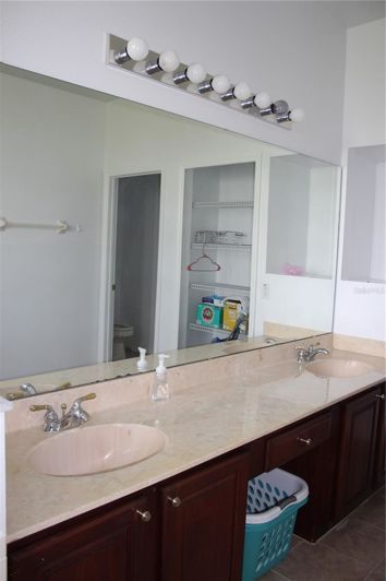 Image No.22-5 Bed House for sale