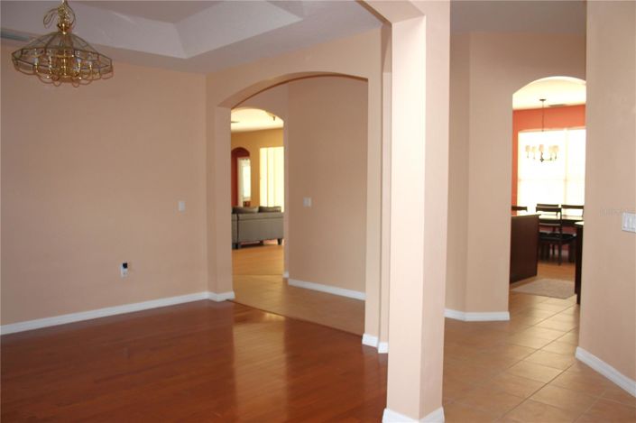 Image No.24-5 Bed House for sale