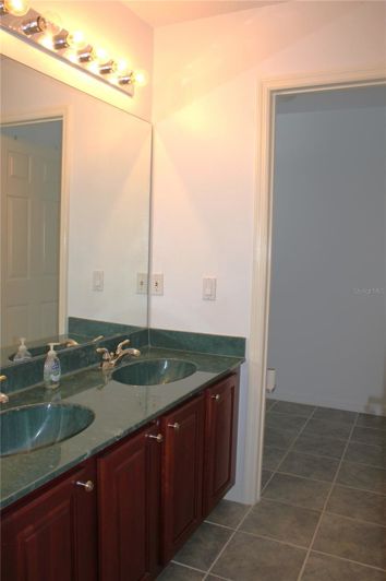 Image No.49-5 Bed House for sale