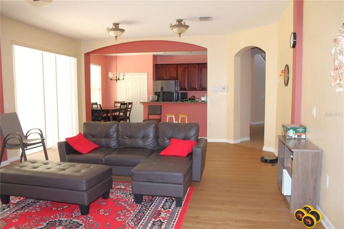 Image No.7-5 Bed House for sale