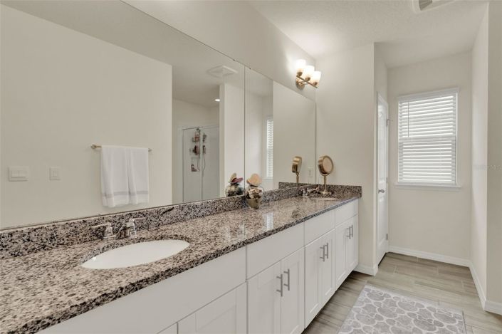 Image No.22-4 Bed House for sale