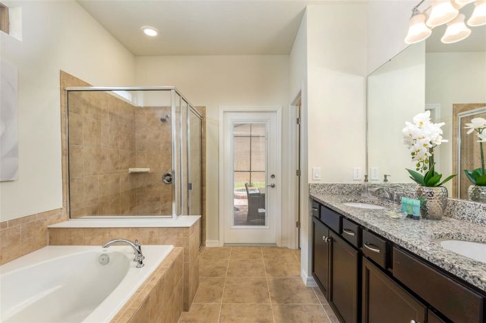 Image No.14-8 Bed House for sale