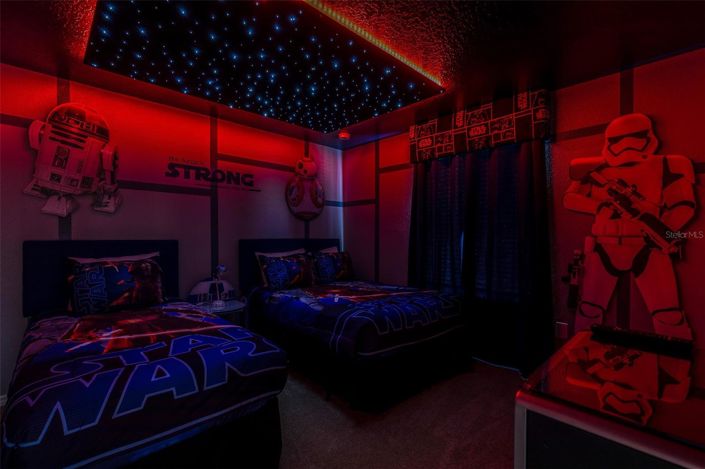 Image No.28-8 Bed House for sale