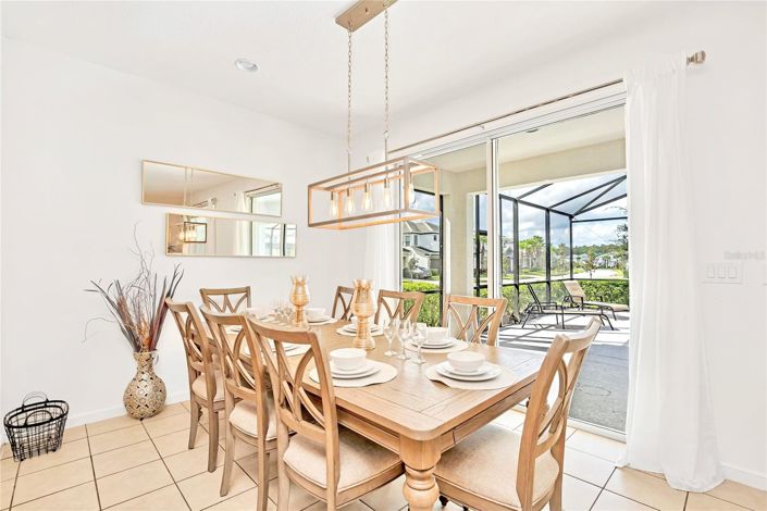 Image No.5-8 Bed House for sale