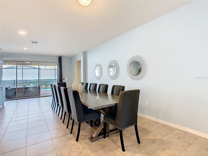 Image No.6-8 Bed House for sale