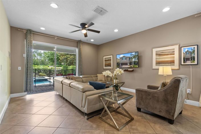 Image No.3-8 Bed House for sale