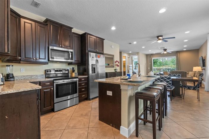 Image No.4-8 Bed House for sale