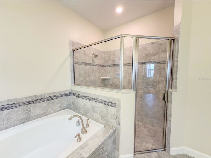 Image No.13-4 Bed House for sale